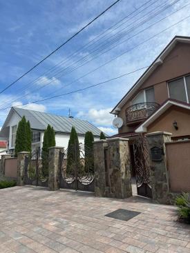 Будинок в с. Барвінок